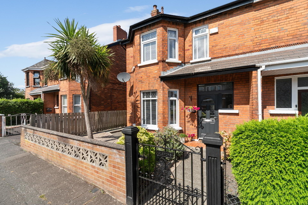 Photo 2 of 132 Ardenlee Avenue, Belfast