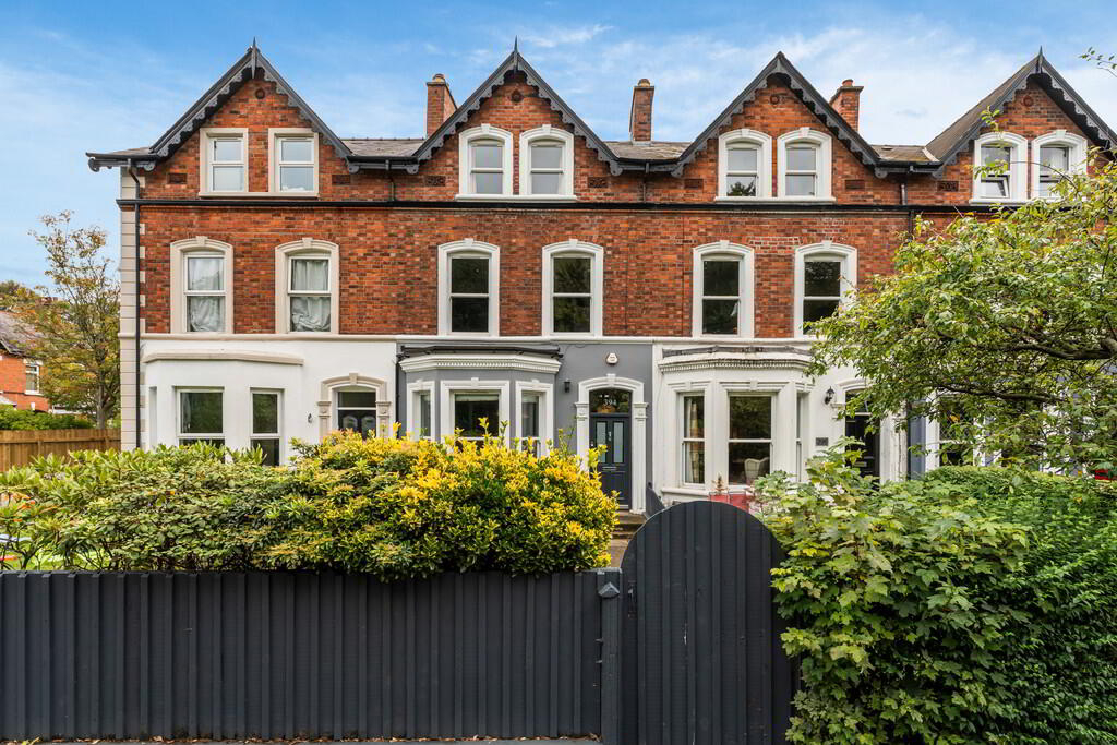 Photo 2 of 394 Ravenhill Road, Belfast