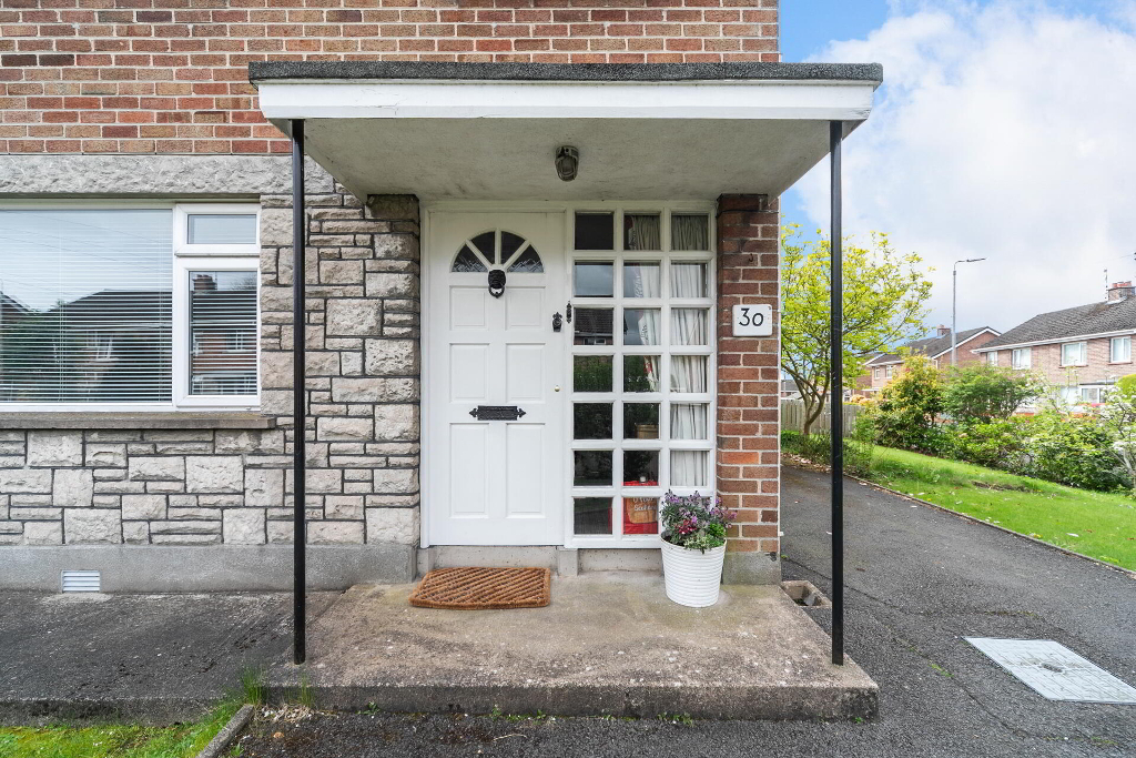 Photo 2 of 30 Pond Park Avenue, Lisburn