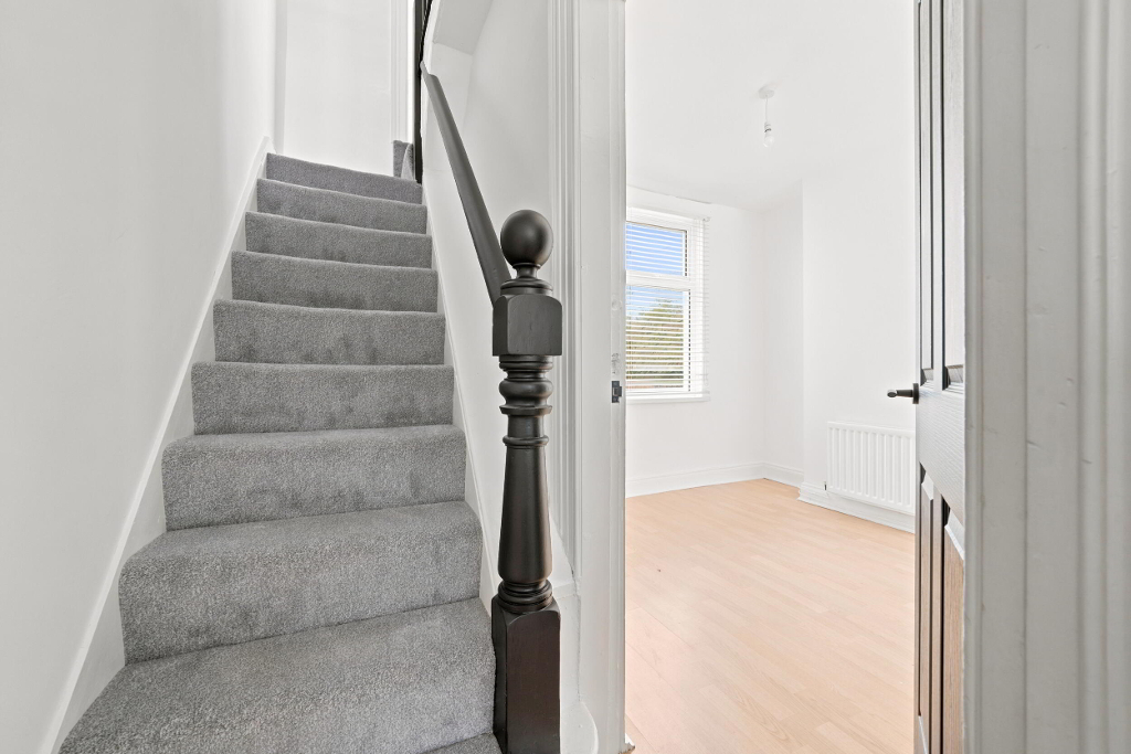 Photo 2 of 26 Dunraven Avenue, Belfast