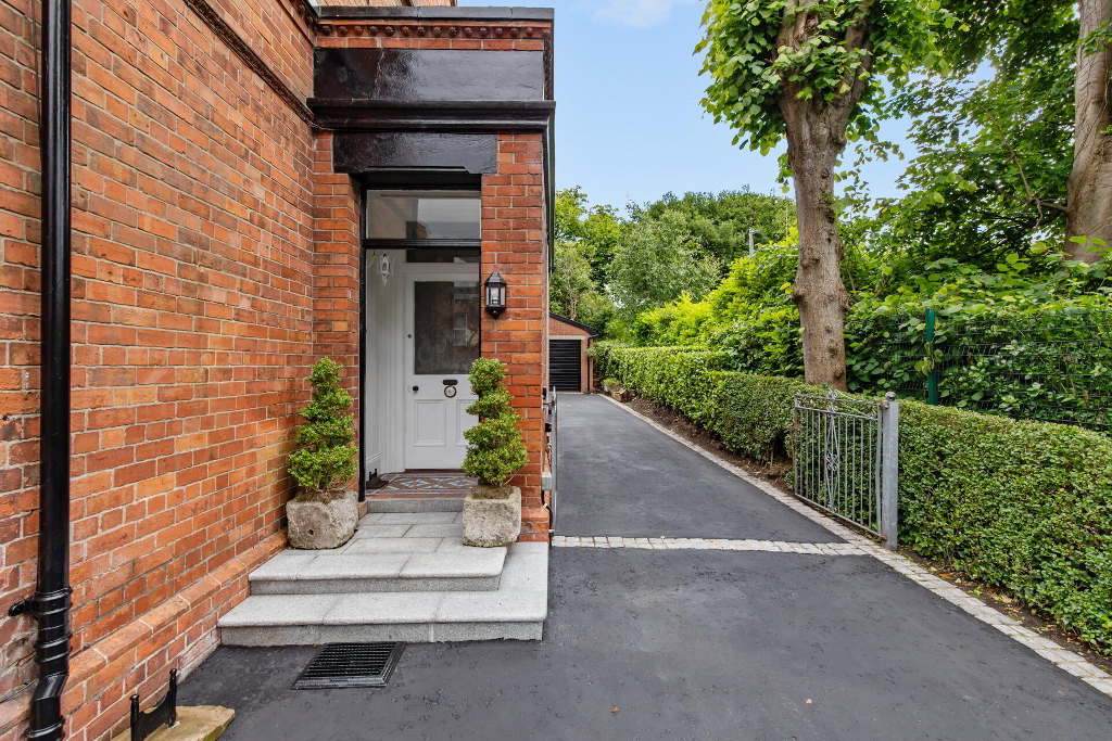 Photo 2 of 6 Eileen Gardens, Windsor Park, Malone Road, Belfast