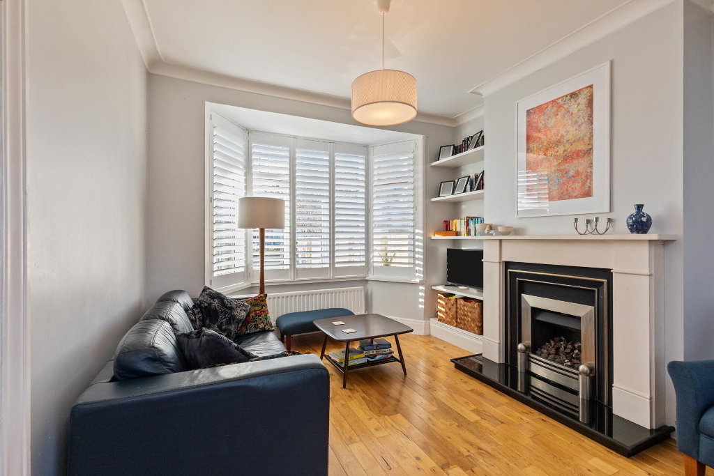 Photo 2 of 50 Finaghy Road South, Belfast