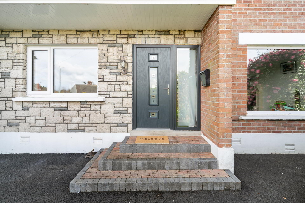 Photo 2 of 1 Rosevale Close, Drumbeg, Belfast