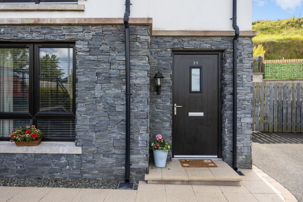 Photo 2 of 25 Fort Manor, Dundonald, Belfast