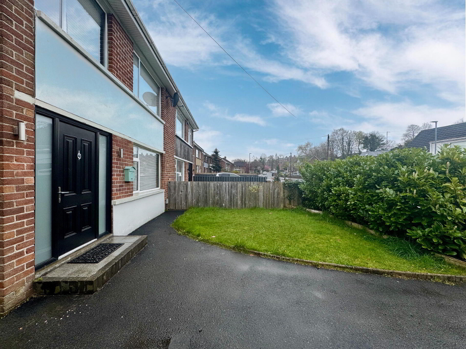 Photo 2 of 52 Greystown Park, Belfast