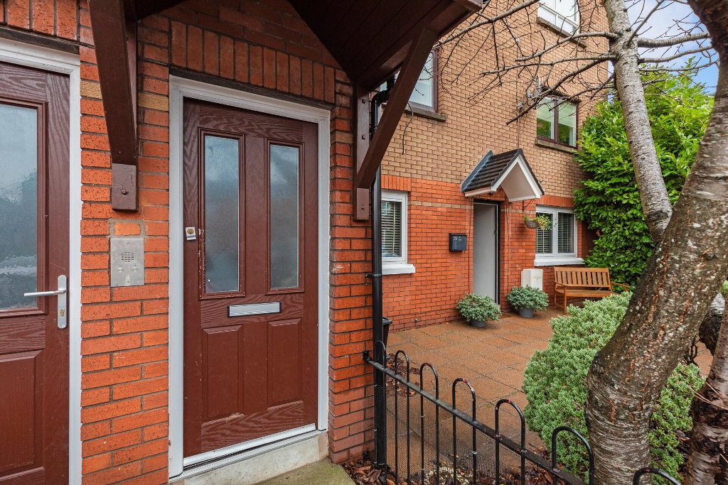 Photo 2 of 12 Roosevelt Square, Donegall Road, Belfast