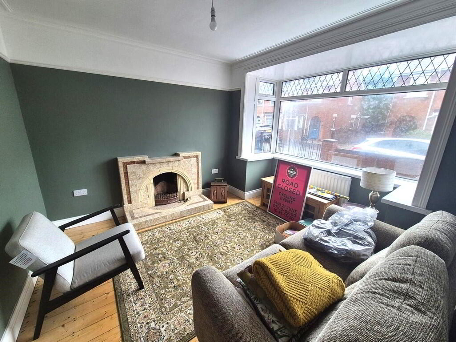 Photo 2 of 17 Loopland Drive, Belfast