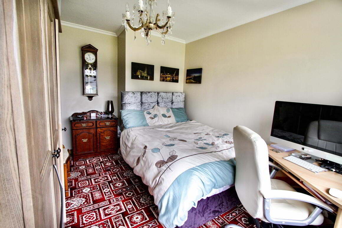12 Richill Park