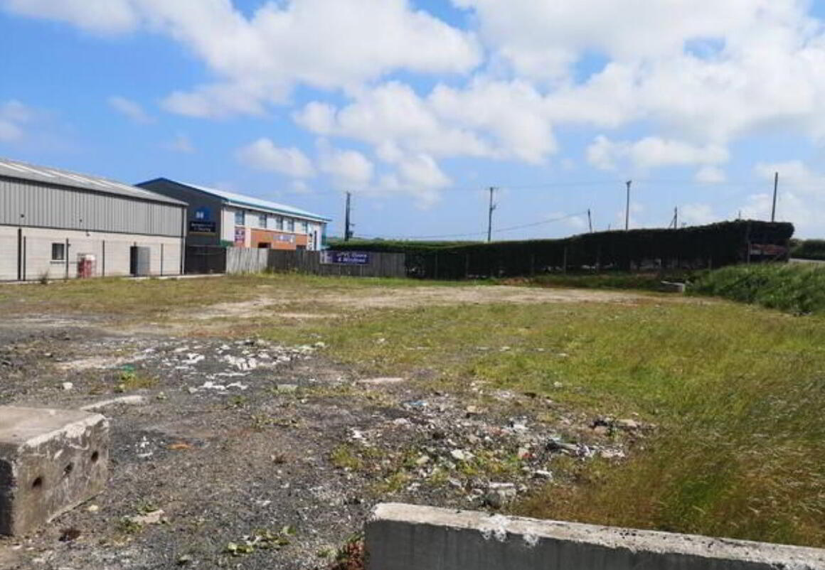 Lands At, Cloyfin Road