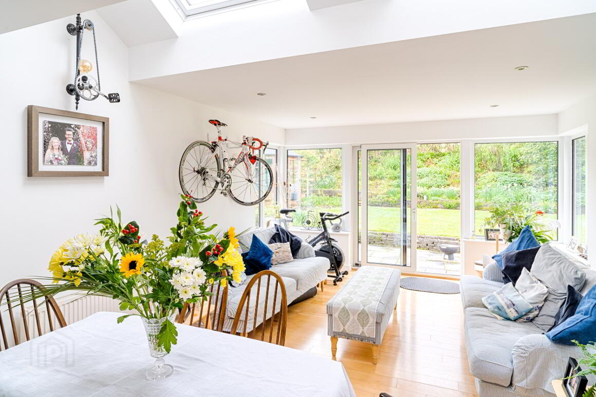 18 Helens Park
