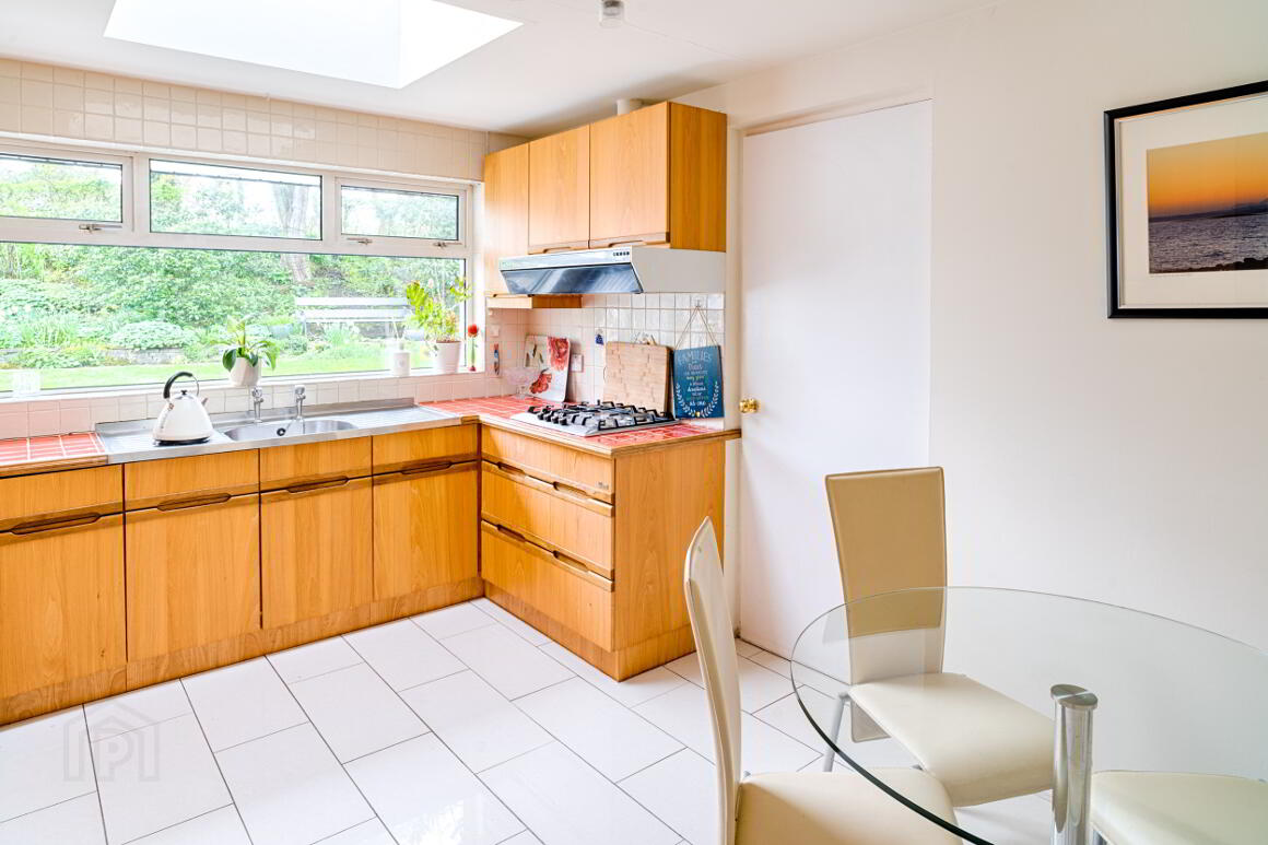 18 Helens Park