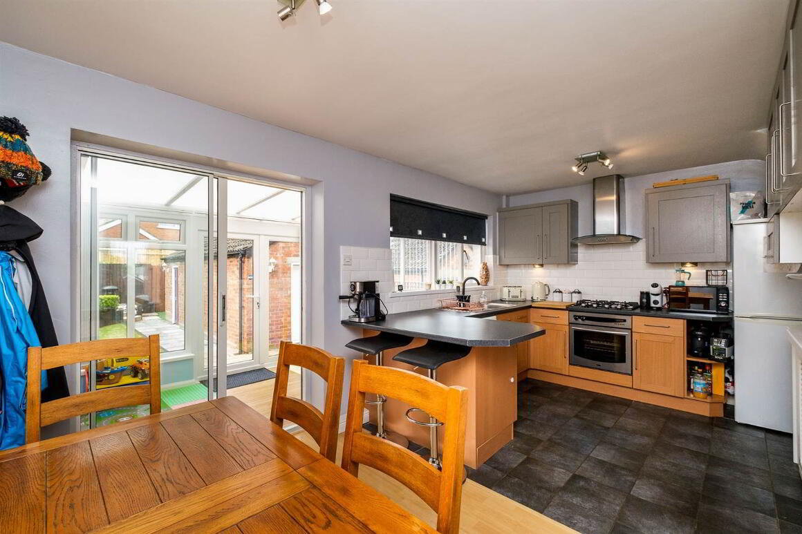 13 Braeside Avenue