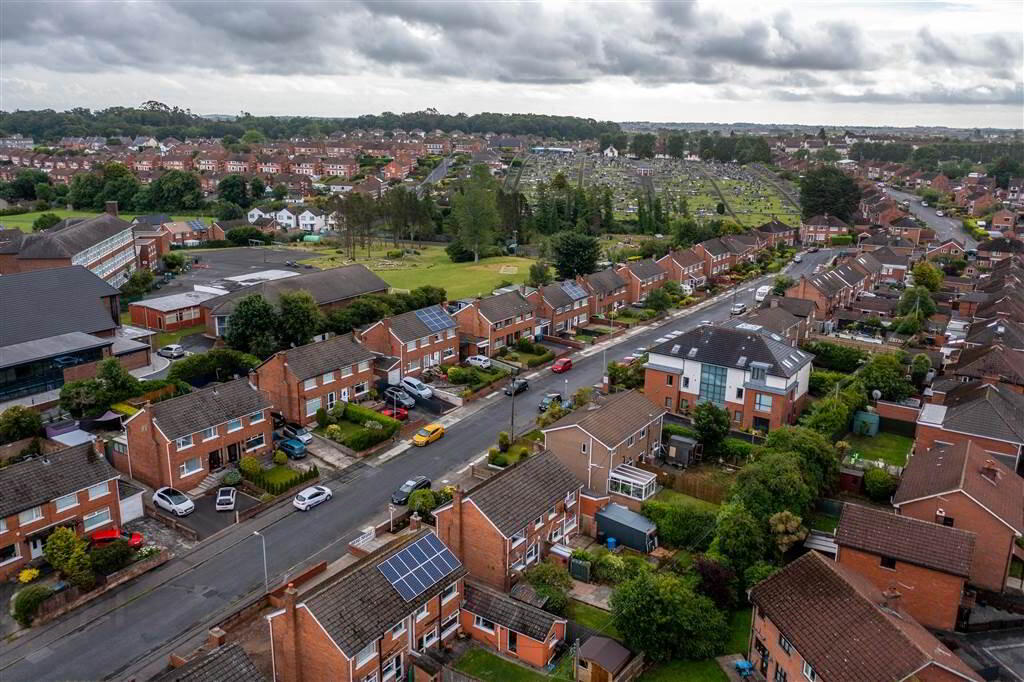 10 Inglewood Park