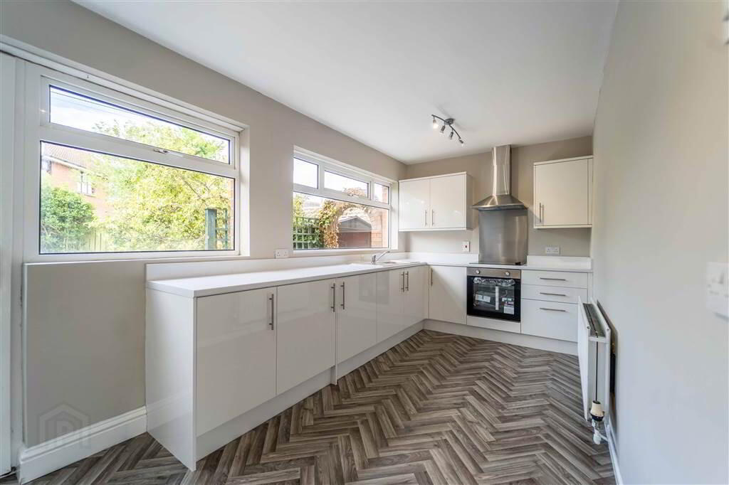10 Inglewood Park