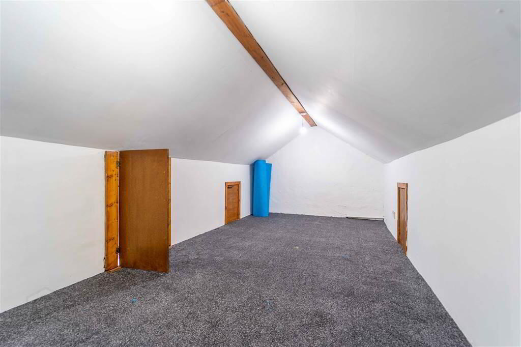 10 Inglewood Park
