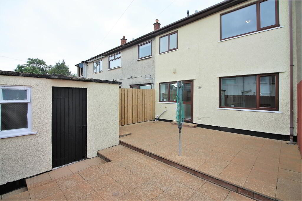 39 Kilmuir Avenue