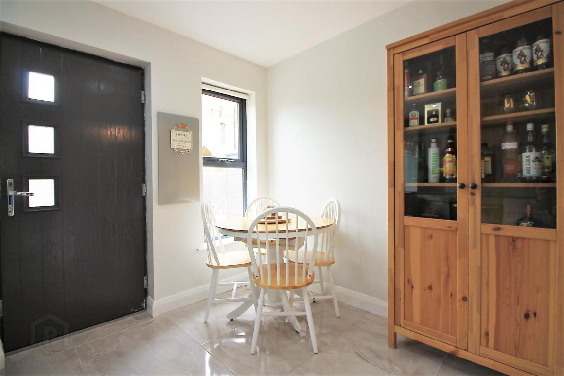 18 Glenwell Mews