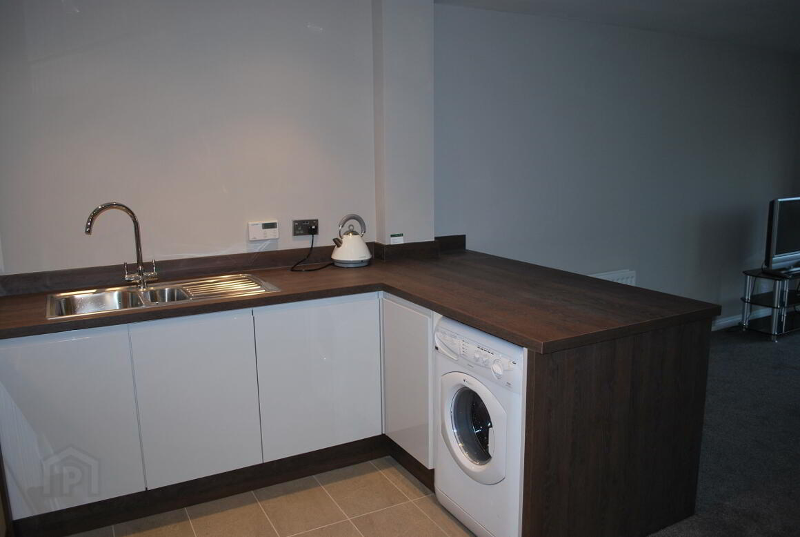 3 Sandringham Court