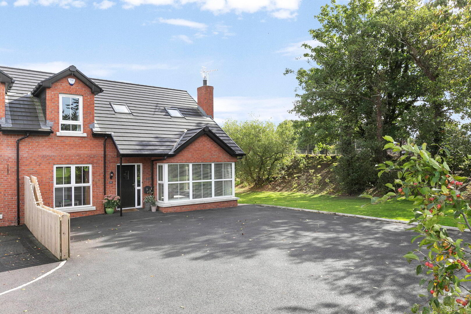 Photo 1 of 9 Brackenwood Drive, Saintfield Road, Purdysburn, Belfast