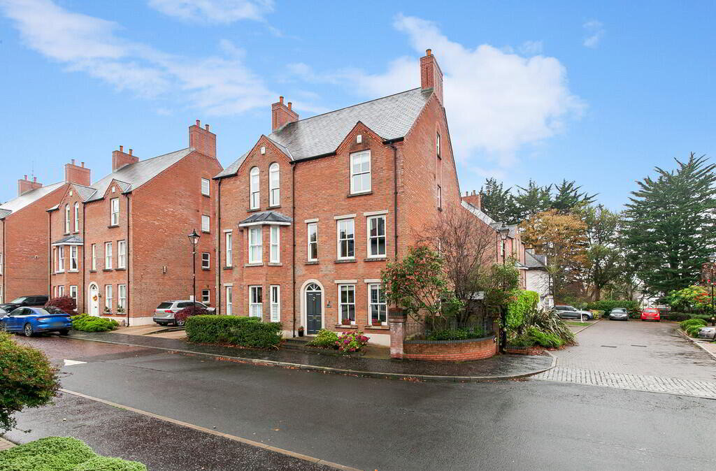 Photo 1 of 9 Danesfort Park South, Belfast