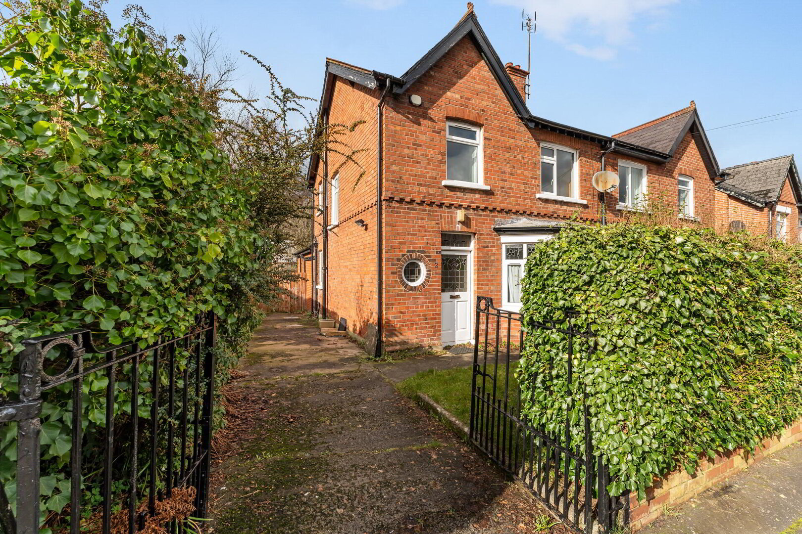 Photo 1 of 2 Lucerne Parade, Stranmillis, Belfast