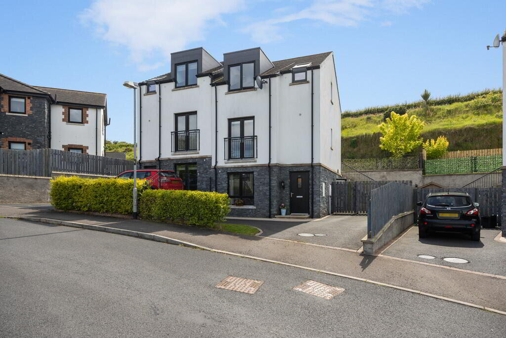 Photo 1 of 25 Fort Manor, Dundonald, Belfast