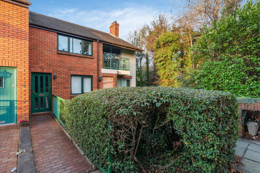 Photo 1 of 67 Upper Malone Road, Belfast