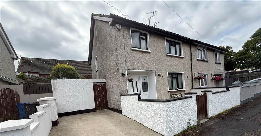 Photo 1 of 35 Carnagat Park, Newry