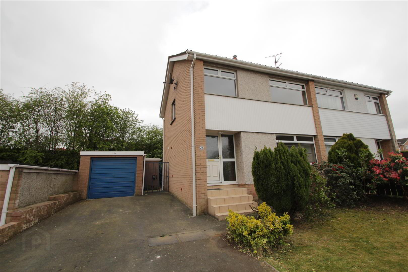 Photo 1 of 24 Knockview Drive, Tandragee, Craigavon