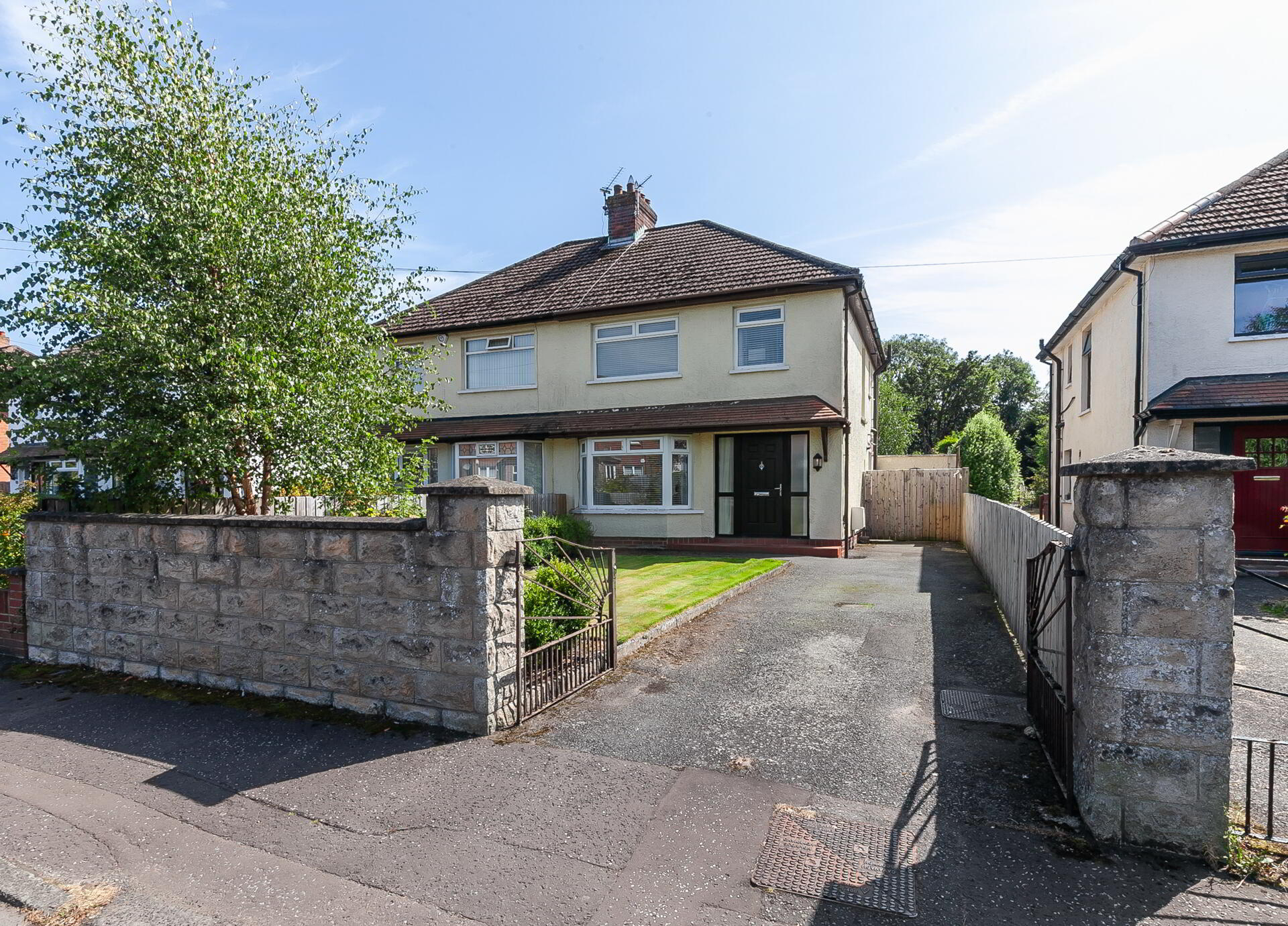 Photo 1 of 33 Kingsway Park, Belfast