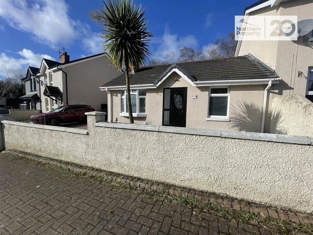 Photo 3 of 19 Ardcaoin Drive, Belfast