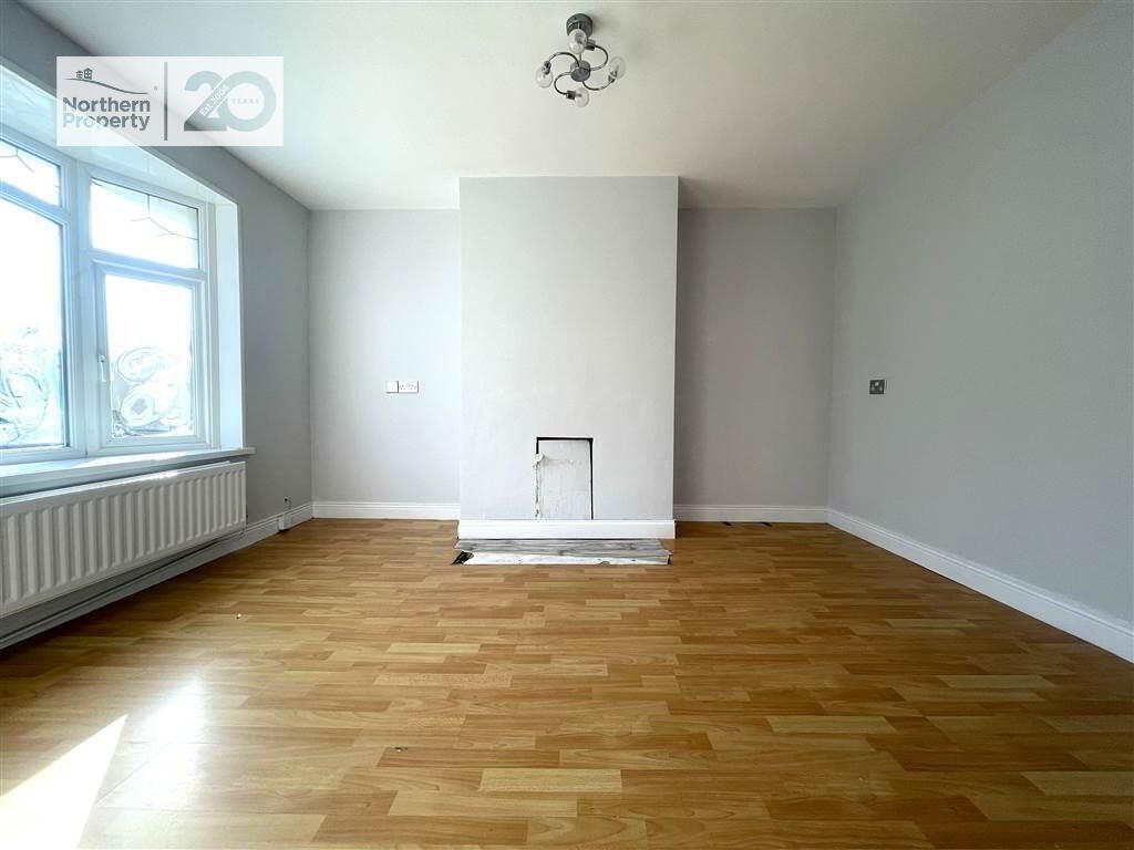 Photo 5 of 19 Ardcaoin Drive, Belfast
