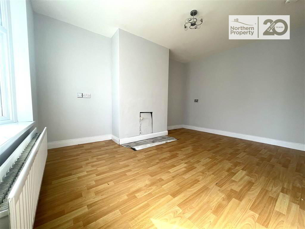 Photo 6 of 19 Ardcaoin Drive, Belfast