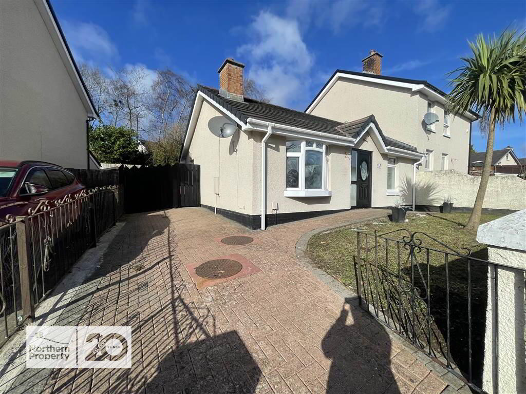 Photo 2 of 19 Ardcaoin Drive, Belfast