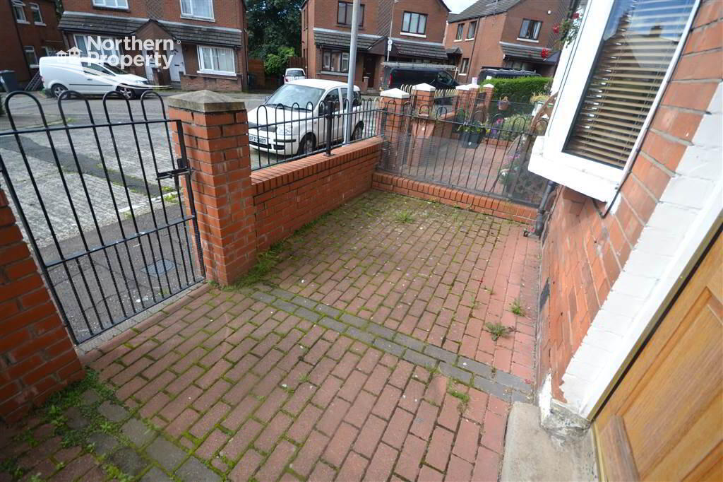 Photo 11 of 35 Glen Crescent, Belfast