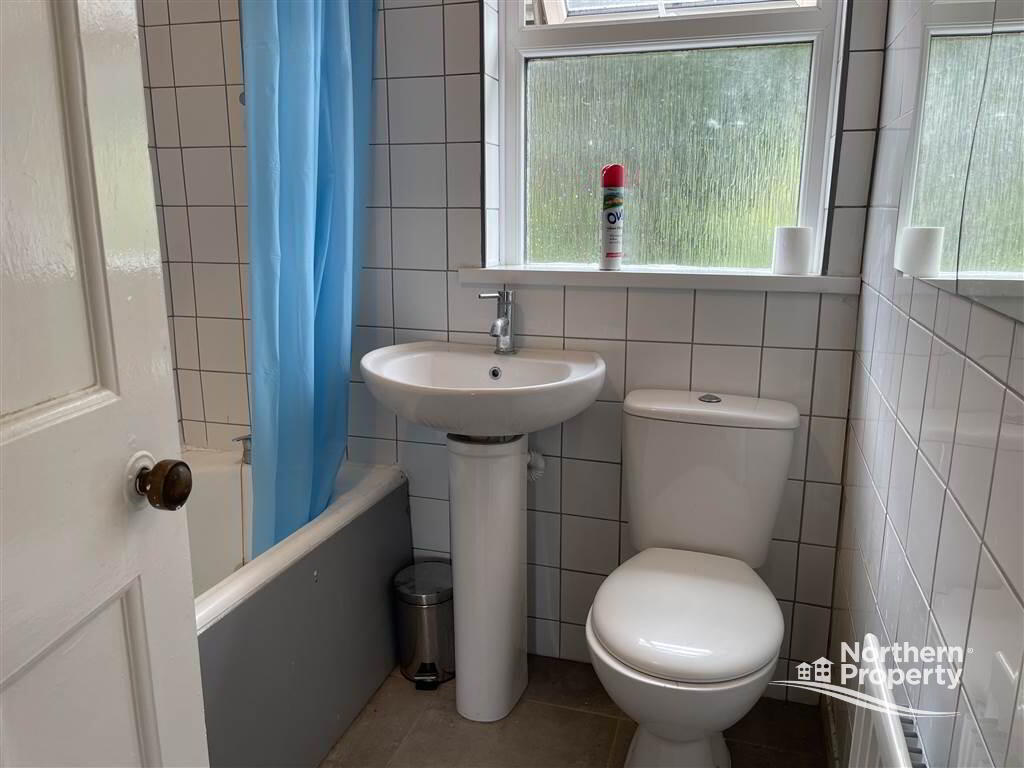 Photo 11 of 58 Olympia Drive, Belfast