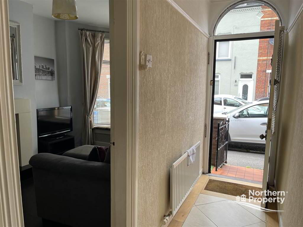 Photo 3 of 19 Hawthorn Street, Belfast