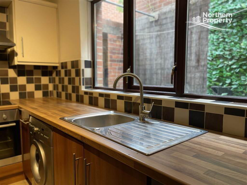Photo 8 of 19 Hawthorn Street, Belfast