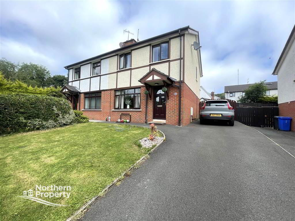 Photo 2 of 128 Hawthorn Glen, Belfast