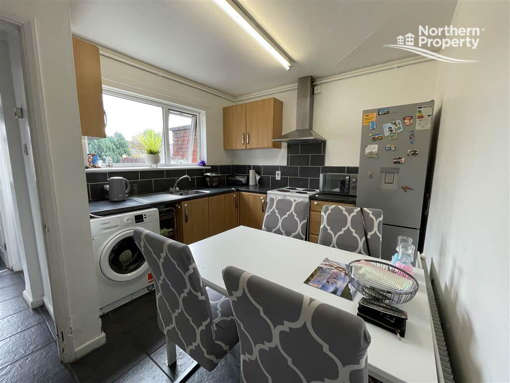 Photo 3 of 14 St James Drive, Belfast