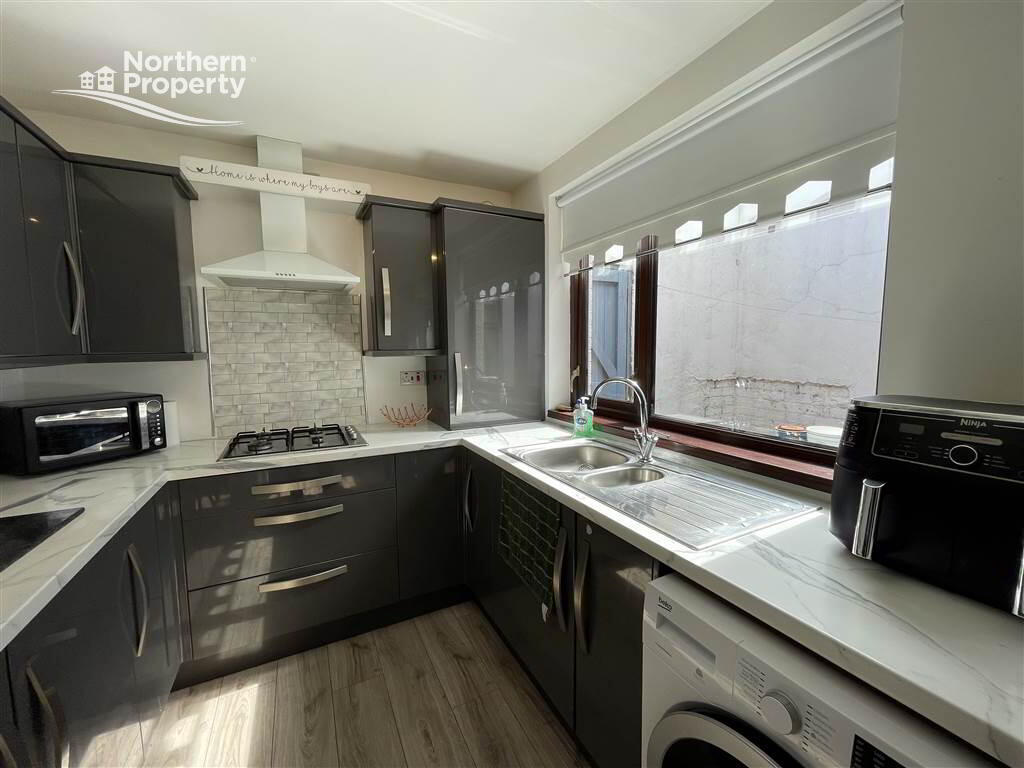 Photo 11 of 34 Fallswater Drive, Belfast