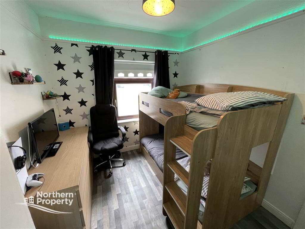 Photo 13 of 34 Fallswater Drive, Belfast