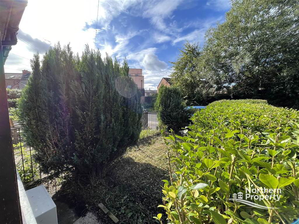 Photo 4 of 15 Beechmount Drive, Belfast
