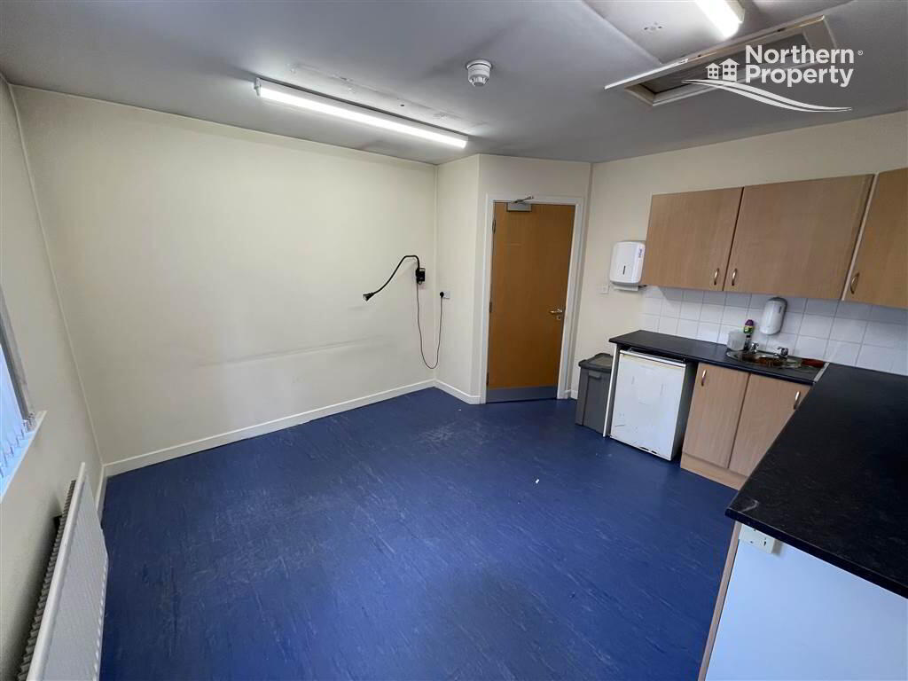 Photo 9 of 475 Falls Road, Belfast
