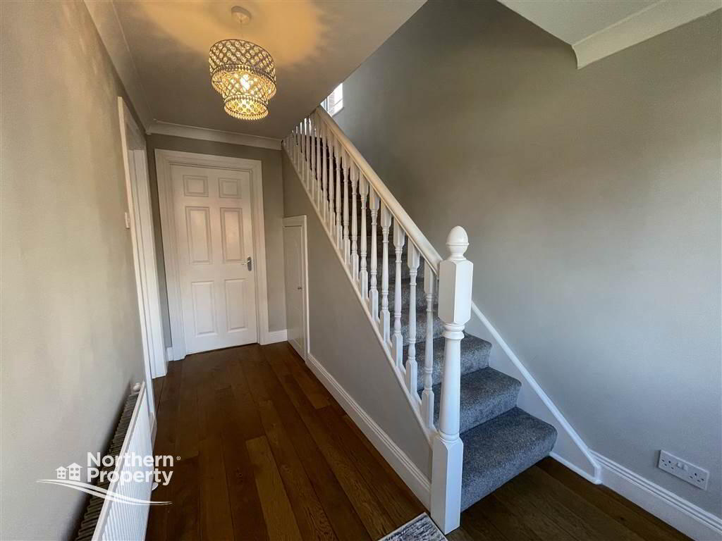 Photo 5 of 10 Lake Glen Drive, Belfast