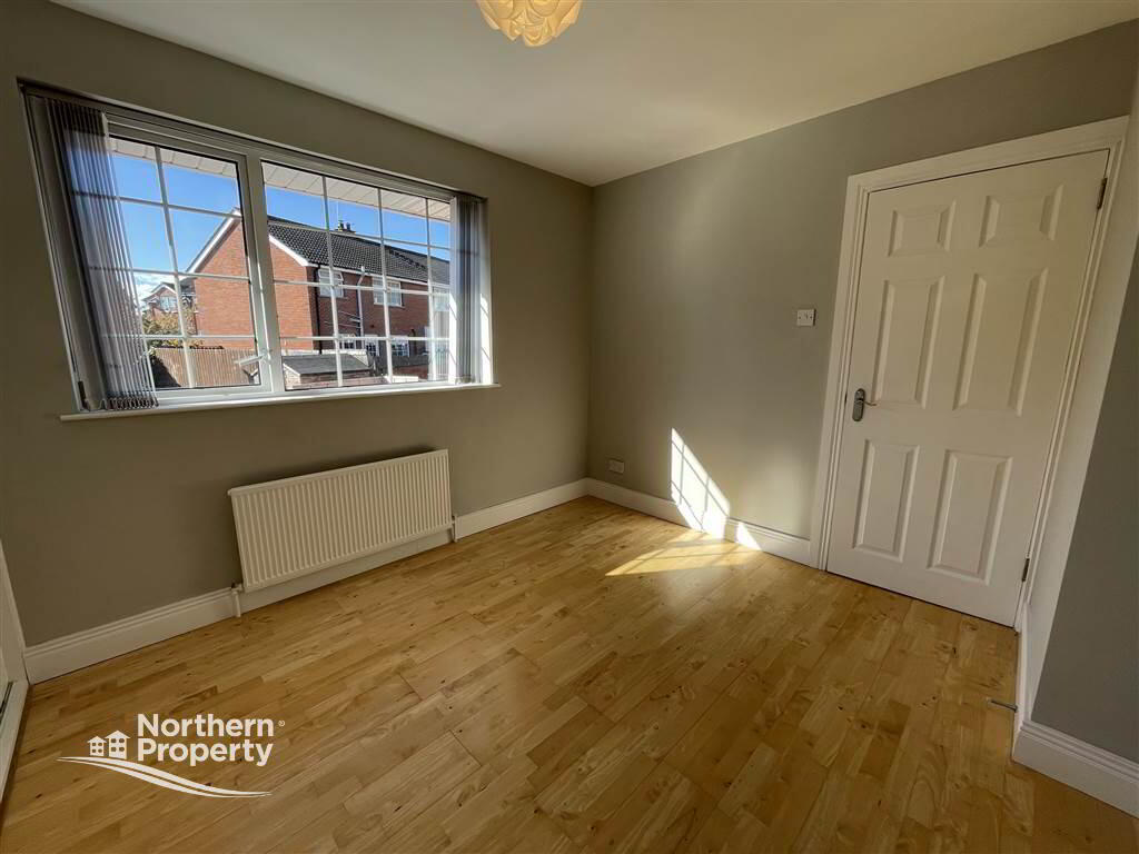 Photo 17 of 10 Lake Glen Drive, Belfast
