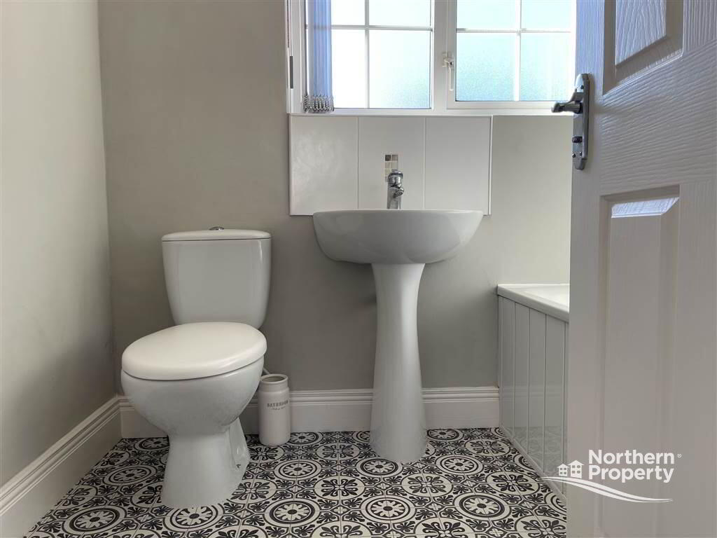 Photo 21 of 10 Lake Glen Drive, Belfast