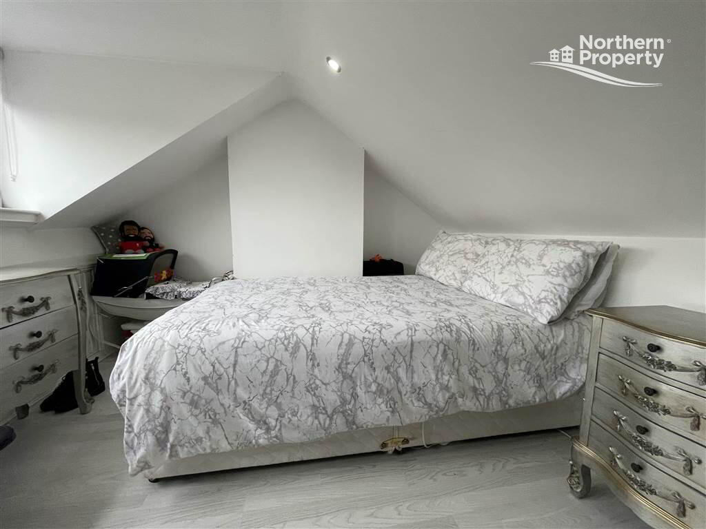 Photo 17 of 84 Beechmount Parade, Belfast