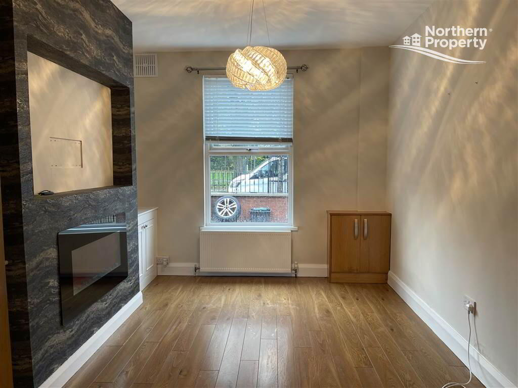 Photo 6 of 98 Mountpottinger Road, Belfast