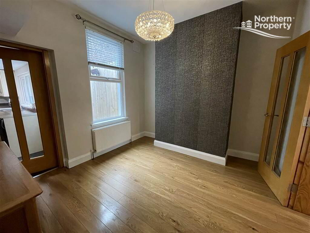 Photo 9 of 98 Mountpottinger Road, Belfast